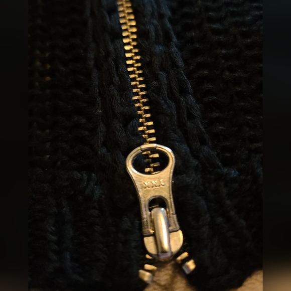 H&M Black Sweater Top w/Zip - Picture 6 of 6